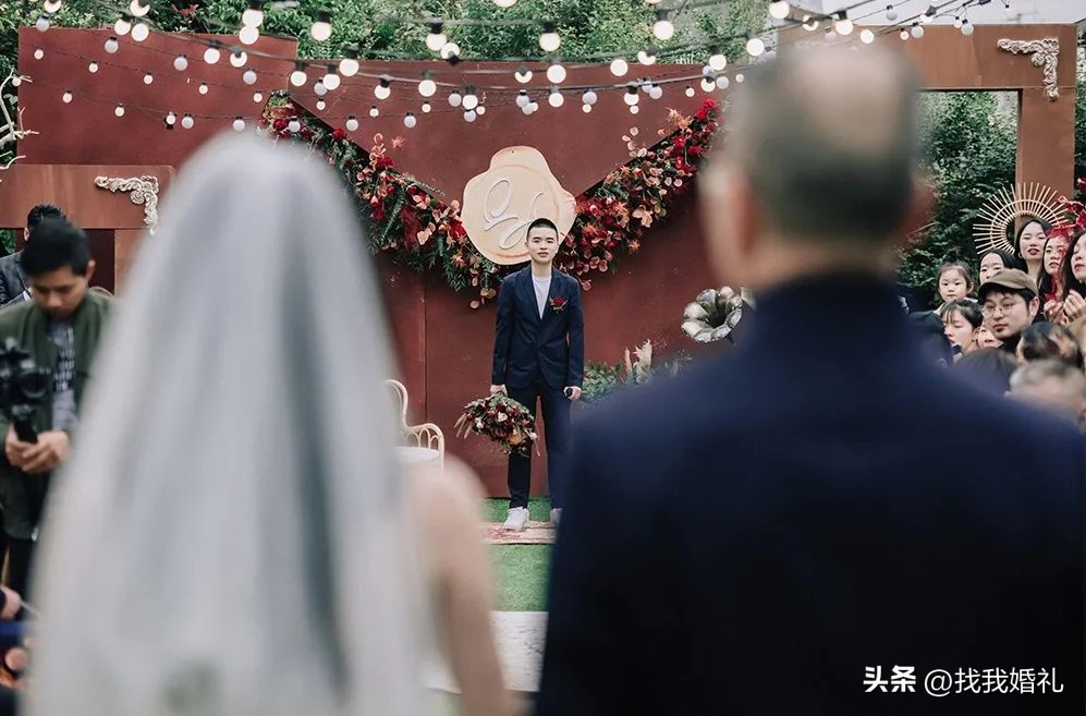 婚礼证婚人致辞简短幽默搞笑,婚礼证婚人贺词模板