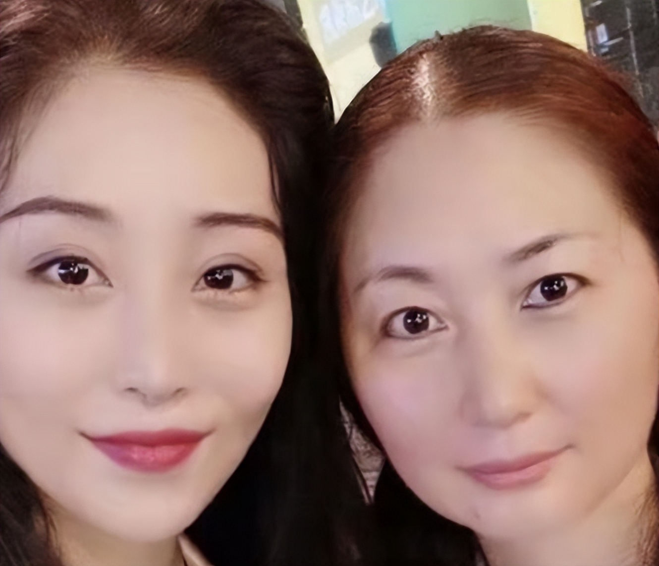 闺蜜花20万试管生混血宝宝视频,30岁女模特试管生下混血三胞胎