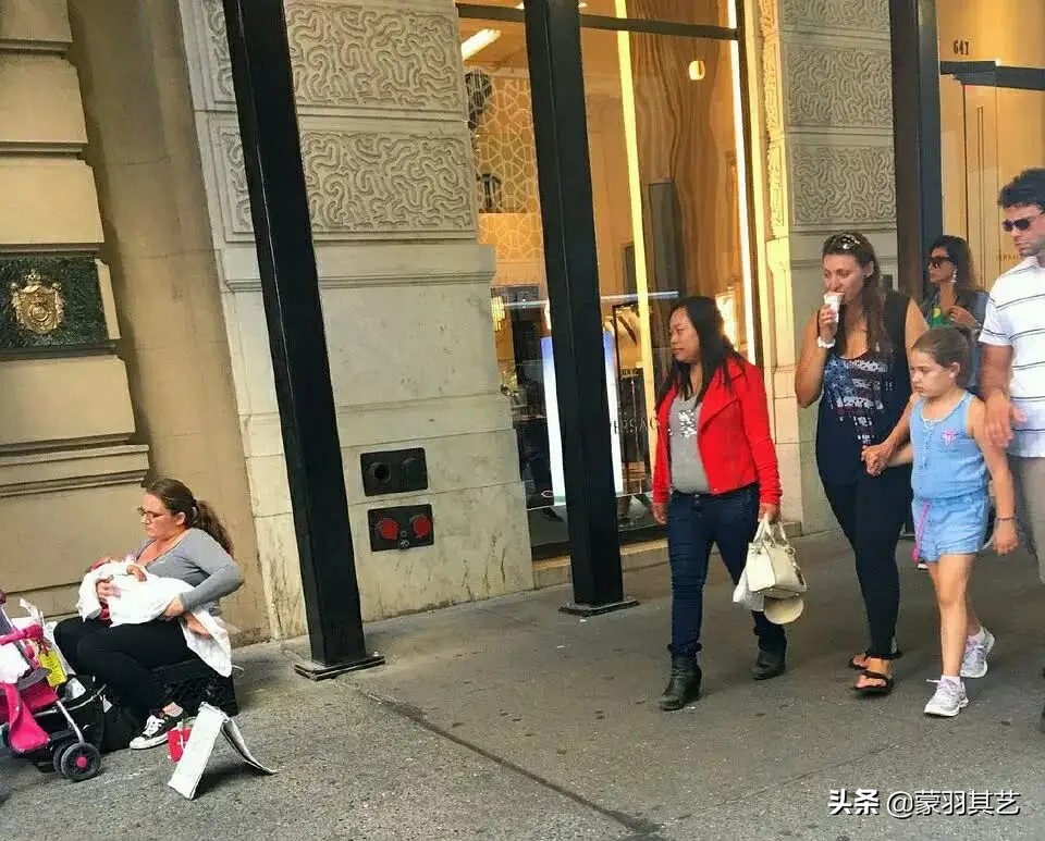 凤姐在美国修脚,为什么凤姐宁愿死在美国也不回国