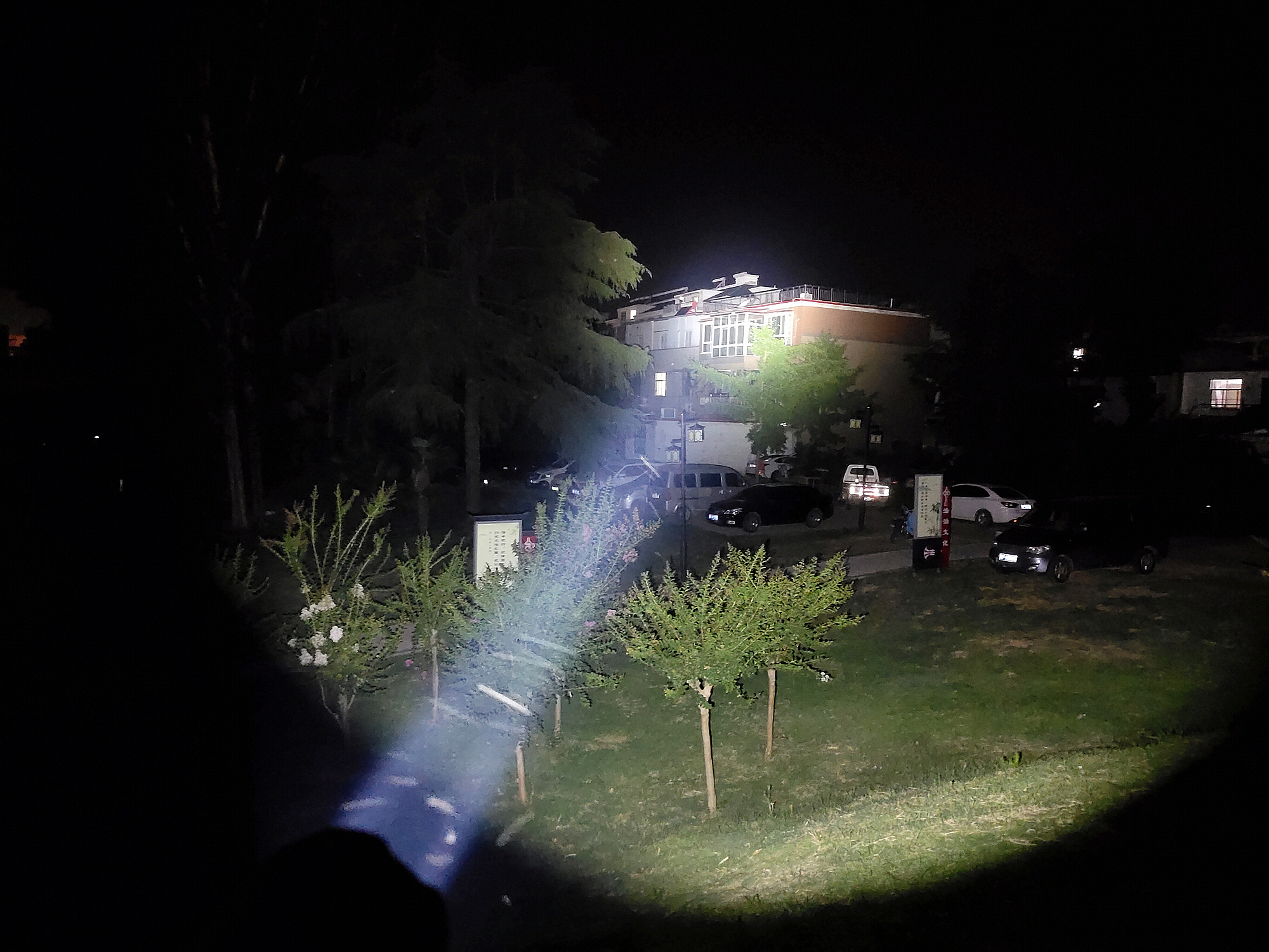 菲尼克斯tk75-2018手电评测,fenix菲尼克斯tk16v2.0战术手电筒