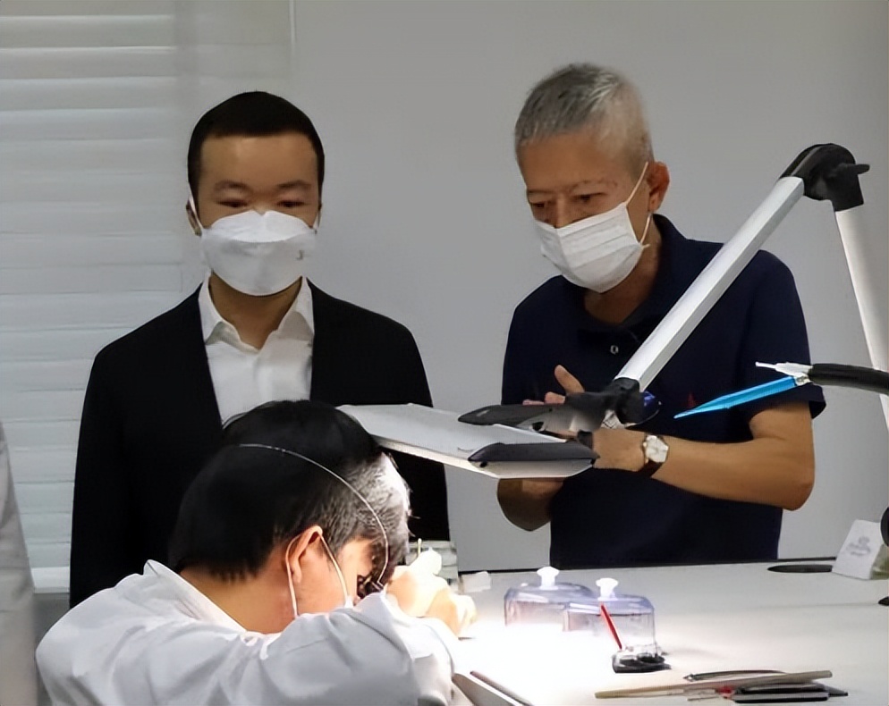 在柬埔寨干得风生水起的80后连江人,东盟峰会领导人礼品由他生产