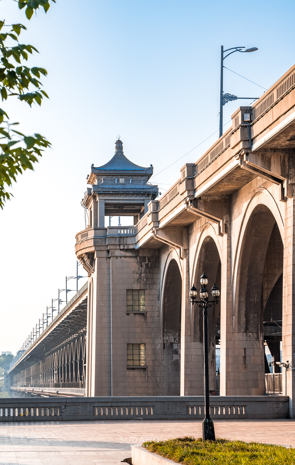 武汉建桥实力世界第一,武汉第一座长江大桥始建于哪一年