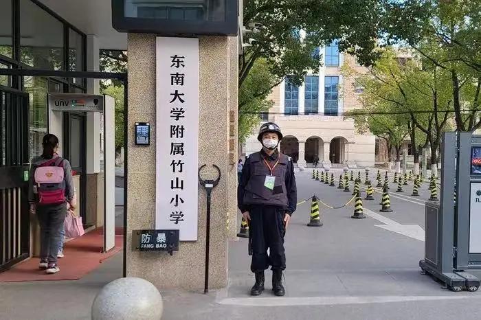 骞冲畨鏍″洯鎶ゅ鏈夋垜,骞冲畨鎶ゅ闃熶负瀛︾敓瀹夊叏淇濋┚鎶よ埅