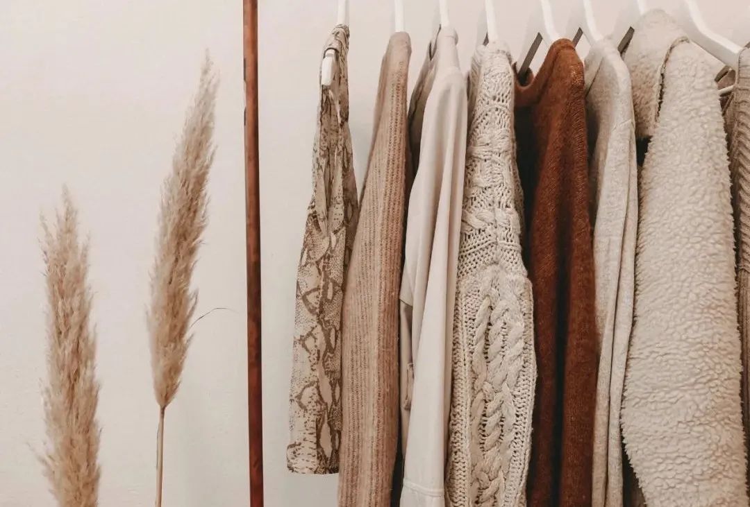 我妈花2800买了件羊毛大衣后，竟然开始自己动手做了……