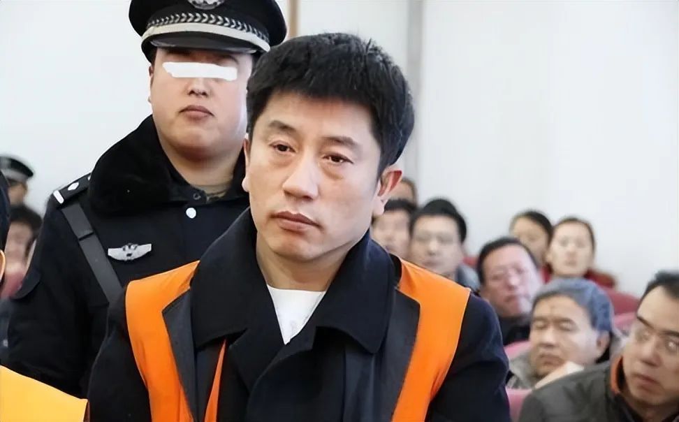 182万买手机靓号，诈骗13亿入狱，“万里大造林”的*相贵陈**，东山再起