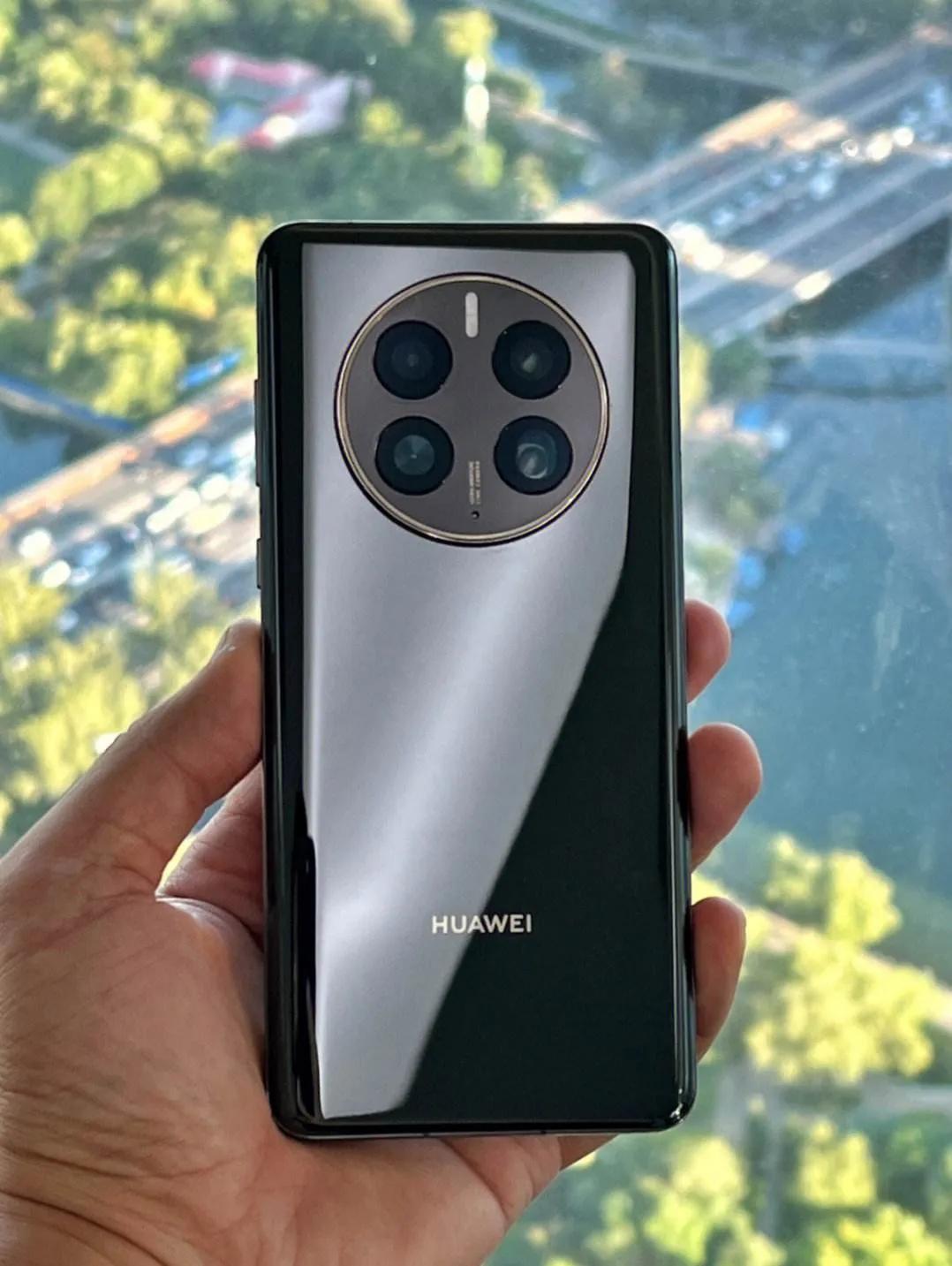 手机上三个摄像头都是什么摄像头,手机上的三个摄像头是有什么功能