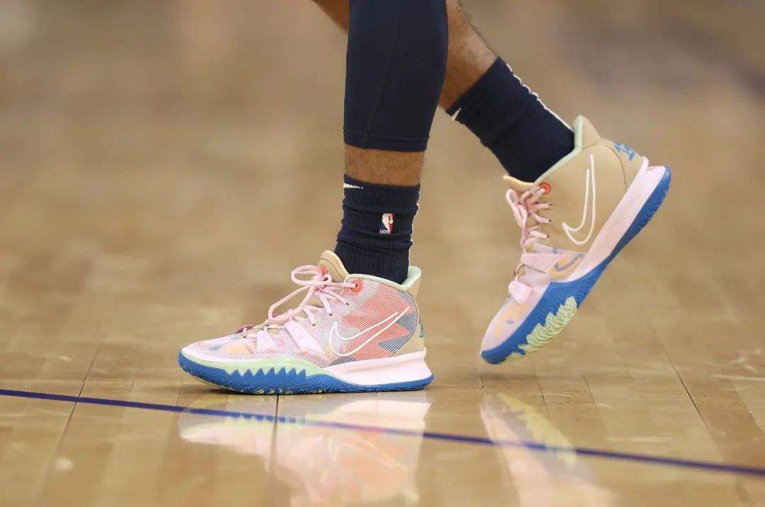 欧文和乔治球鞋,nikekobeivprotro男子篮球鞋