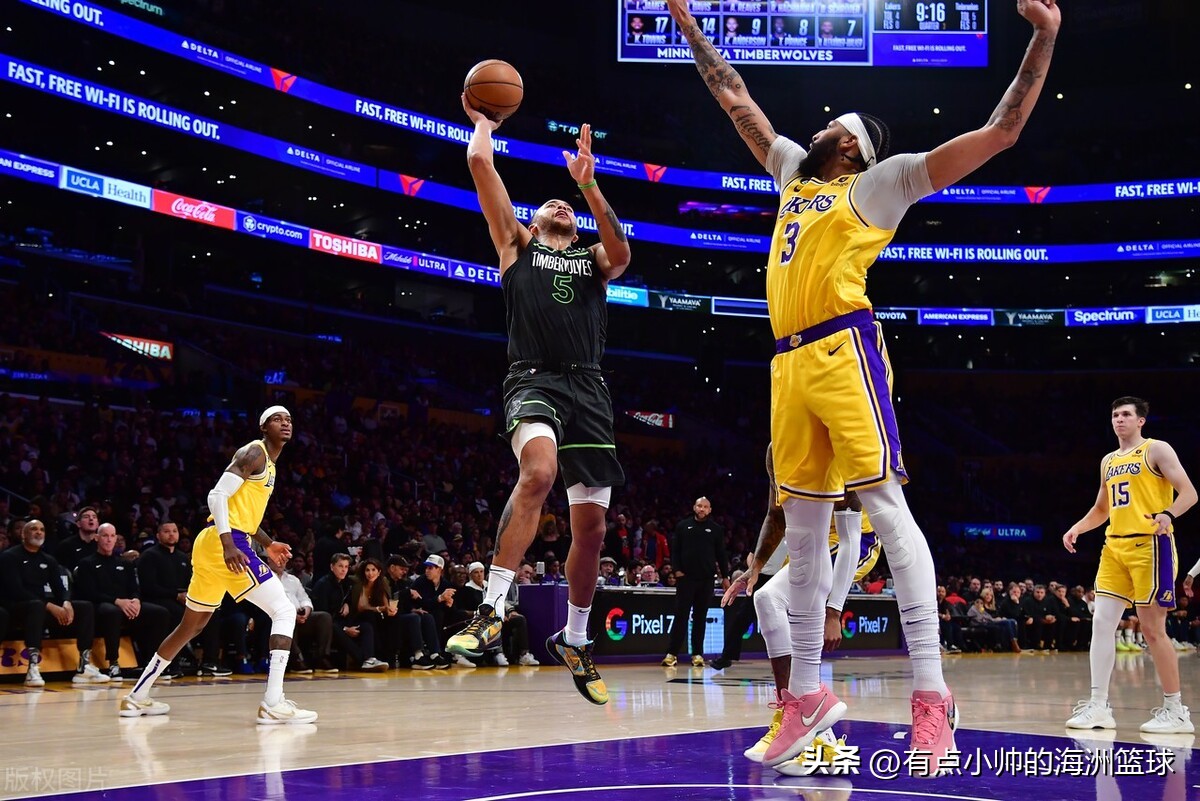 湖人vs独行侠炮轰裁判,唐斯谈湖人赢球