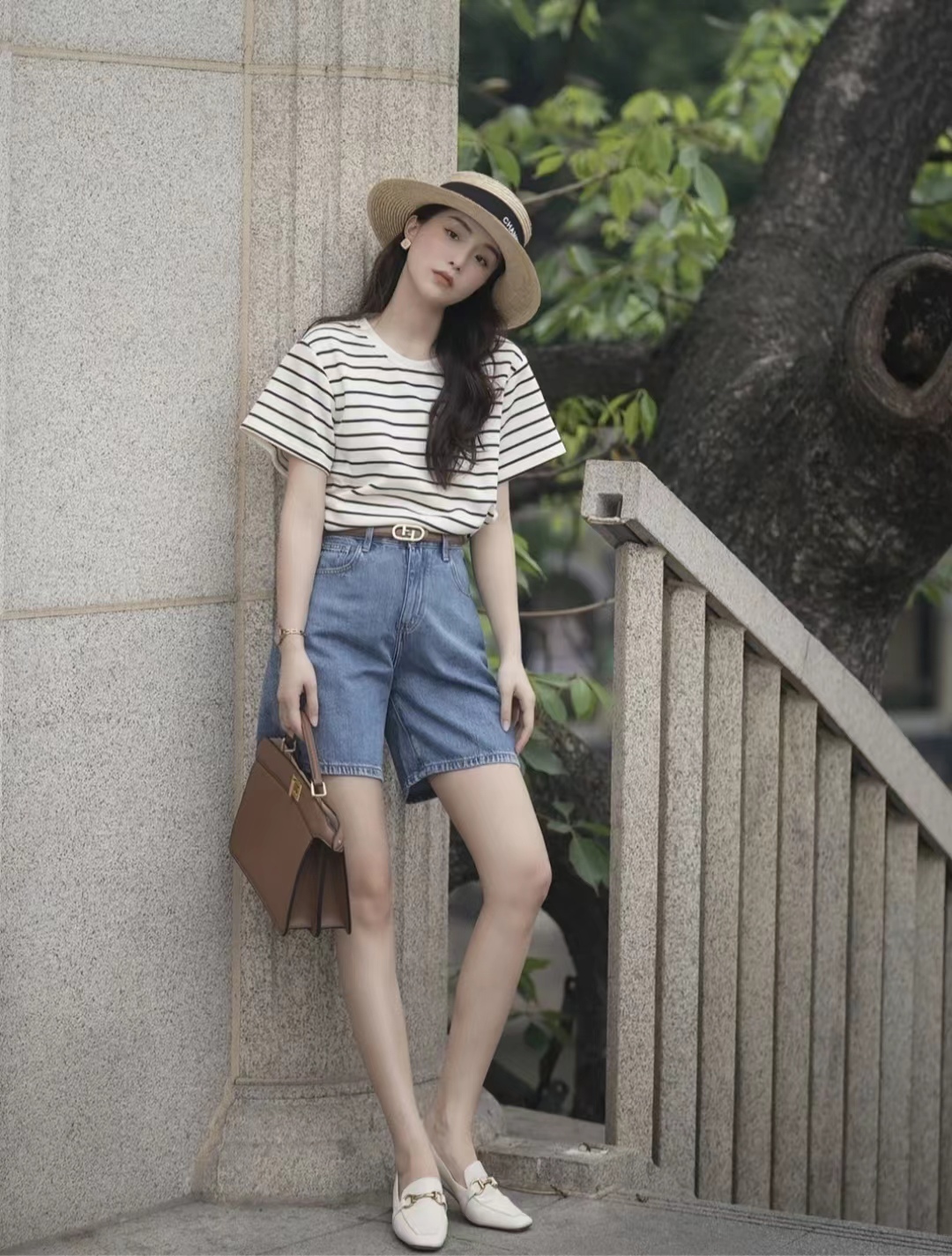 夏天短裤上衣搭配什么鞋子好看,白色短裤配什么上衣和鞋子好