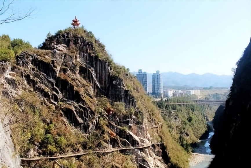 宄¤胺鍦ㄥ煄甯傞噷闈㈢殑鏅偣,杩欎簺鍩庡競鍛ㄨ竟绉樺钘忎笉浣忎簡