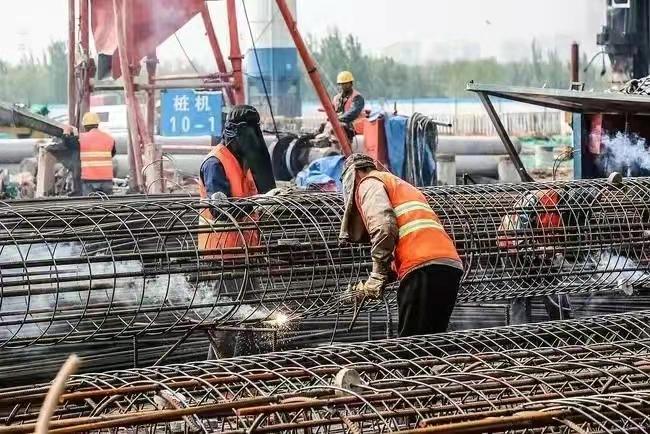 2022年农民工清退标准,今年农民工打工现状要怎么办