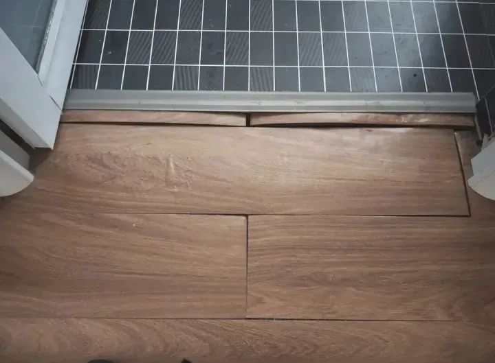 木地板全屋通铺失败案例,全屋通铺木地板起拱了怎么处理