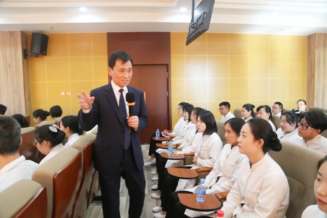 和合企业文化，除了钱之外，能够将人聚集在一起干同样的一件事，