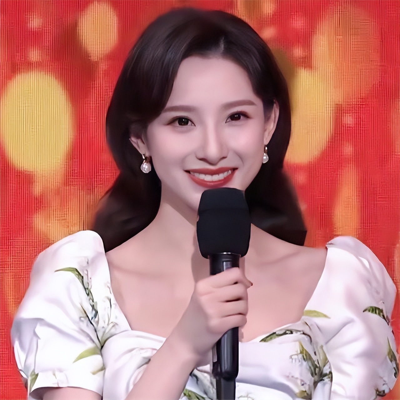 今日说法的主持人王嘉宁工资高吗,王嘉宁现在主持什么节目今日说法