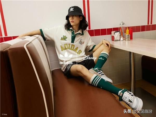 adidas迪士尼联名搭配,adidas迪士尼小飞象鞋子