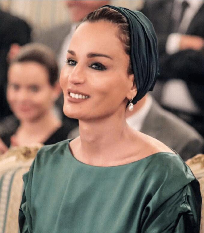 卡塔尔王太后气场,卡塔尔王太后英国女王