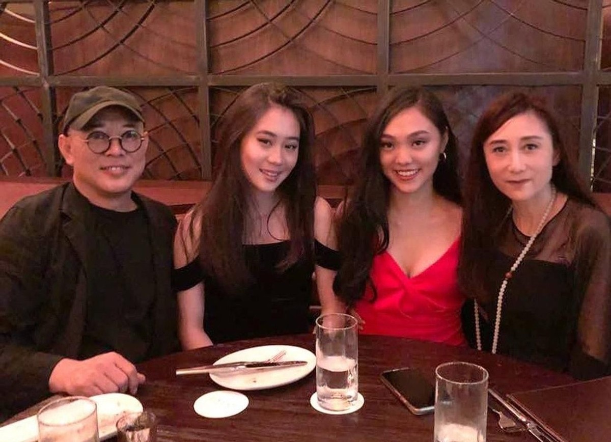 李连杰利智和黄秋燕,李连杰利智的女儿和黄秋燕的女儿