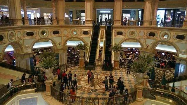 柬埔寨的“黑桃”*场赌**有多黑暗？三个“舍屋”让你生不如死