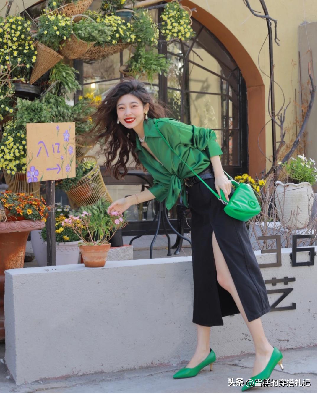 皮肤黑黄的女生穿杏色好看吗,皮肤黑黄适合穿什么色显白