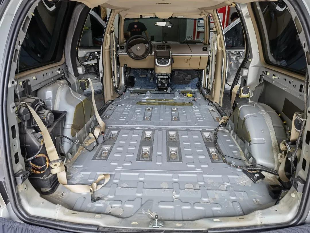 别克gl8舒适型加装解码一体机,别克gl8陆上公务舱音响升级