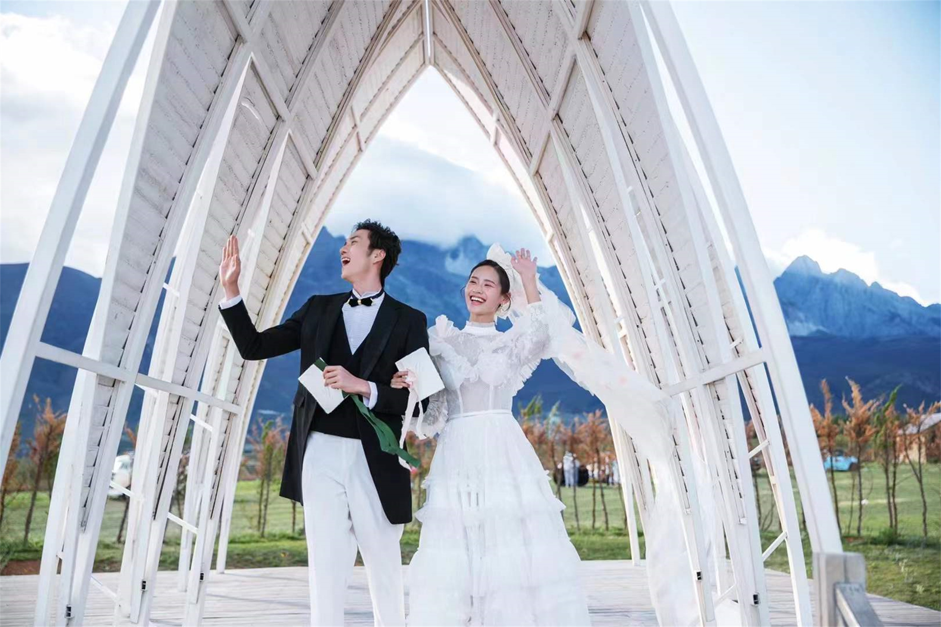 丽江旅拍婚纱照礼服怎么选？选这5种礼服准没错了，高级感拉满