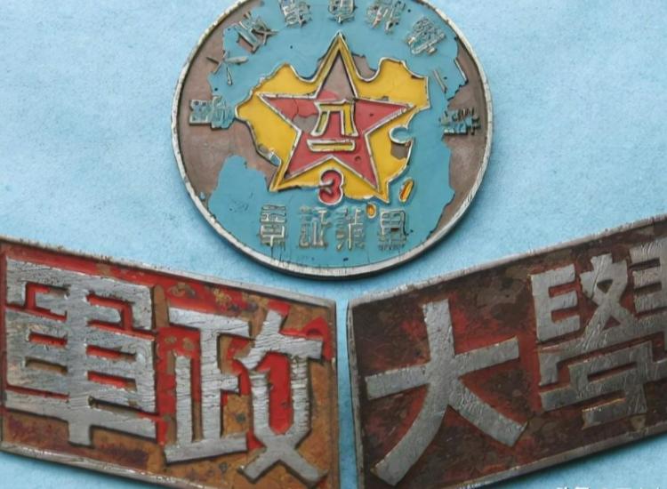 *子骗**靠造假混进中央做官，还娶到美女翻译，最后因吹牛暴露身份