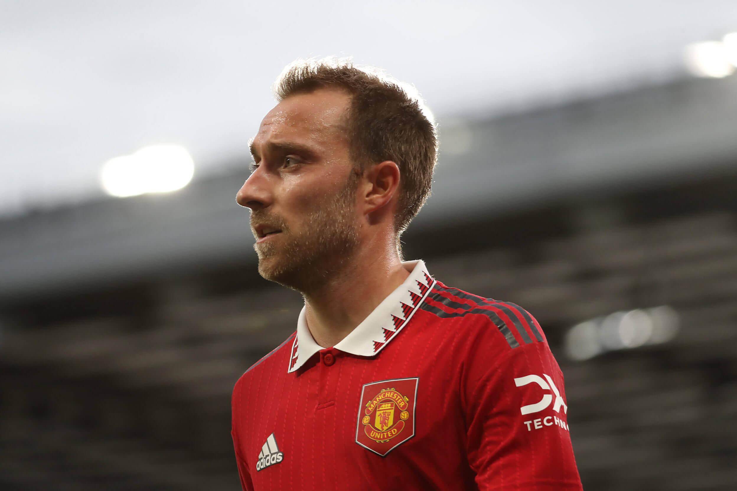 曼联巴萨德容,曼联名宿确定德容愿意来曼联