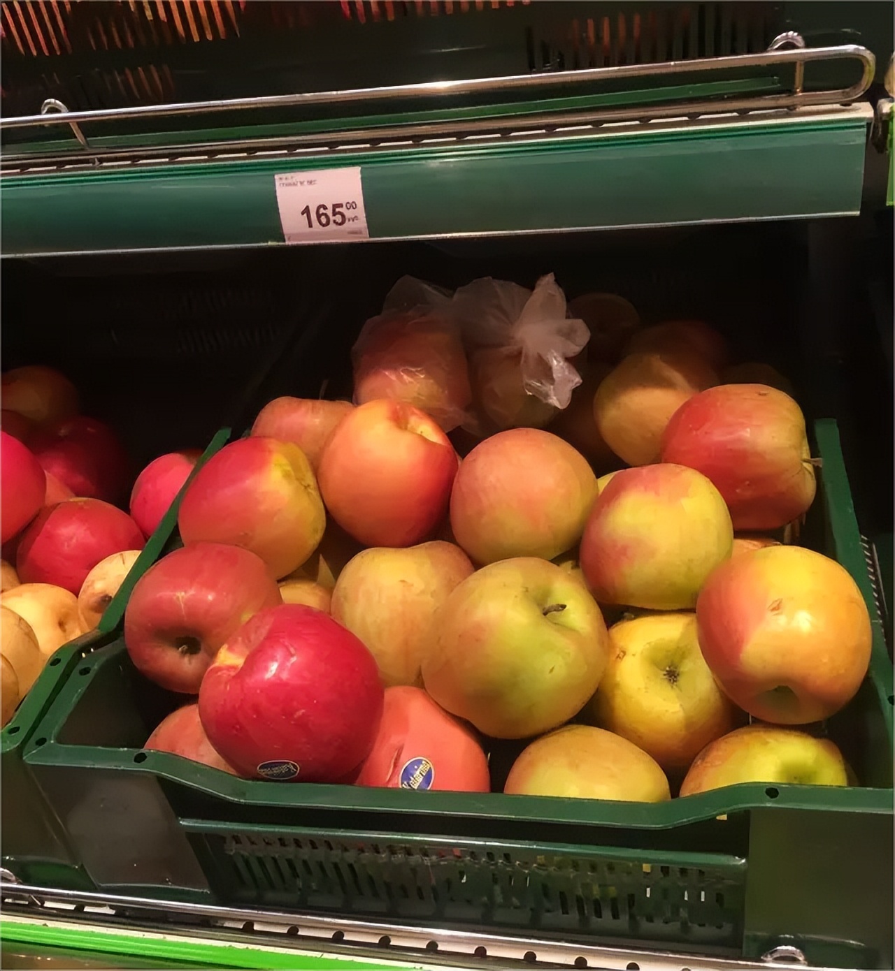 100元人民币能在各个国家买到什么,100元人民币在其他国家值多少钱