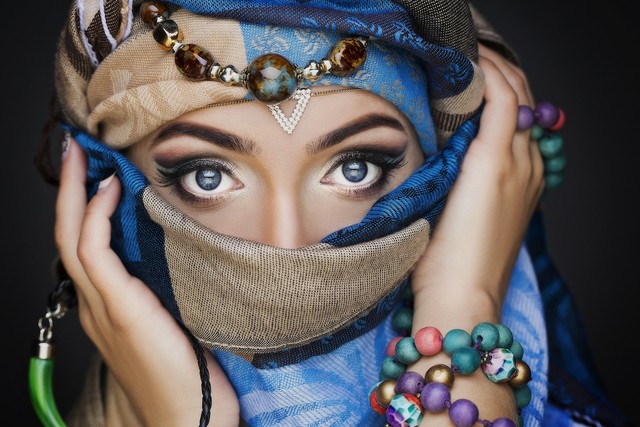 卡塔尔花2000亿打造城市,卡塔尔花了2000亿美元吗