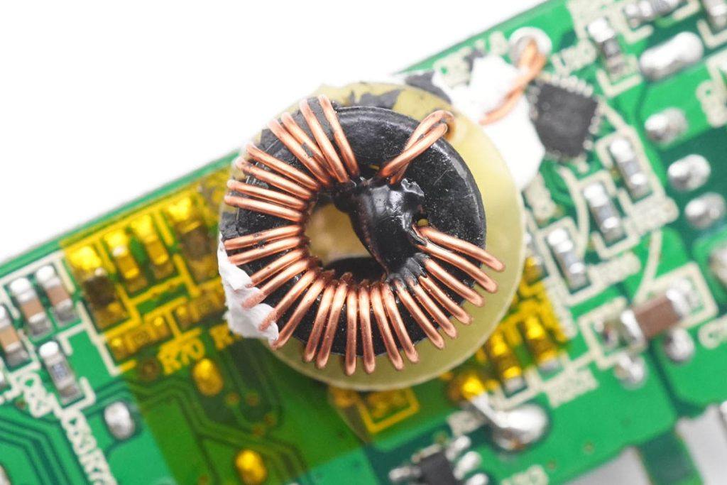 哈曼卡顿infinitylab65w,哈曼卡顿琥珀便携版充电器