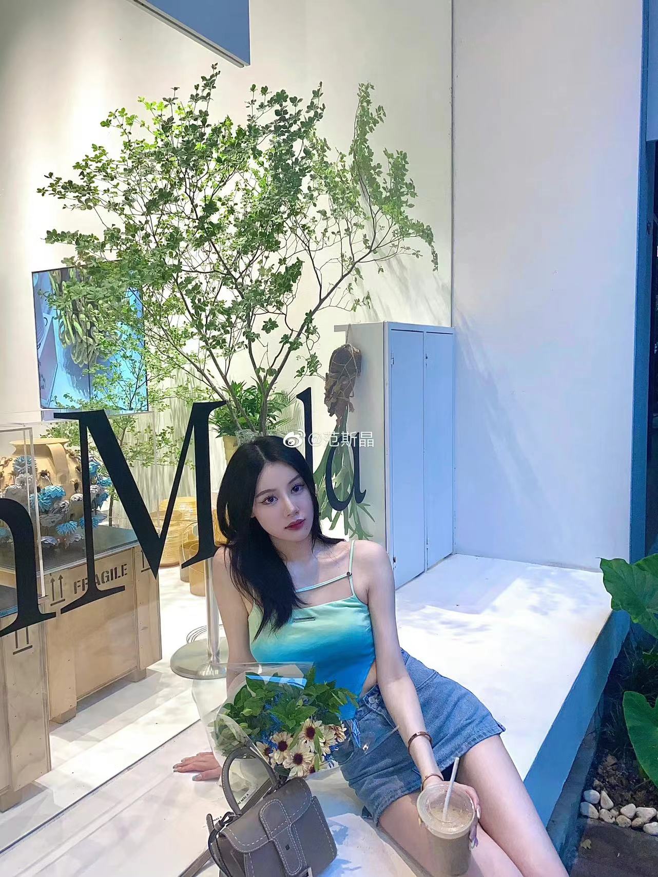 范志毅大女儿秀身材,范志毅女儿晒照