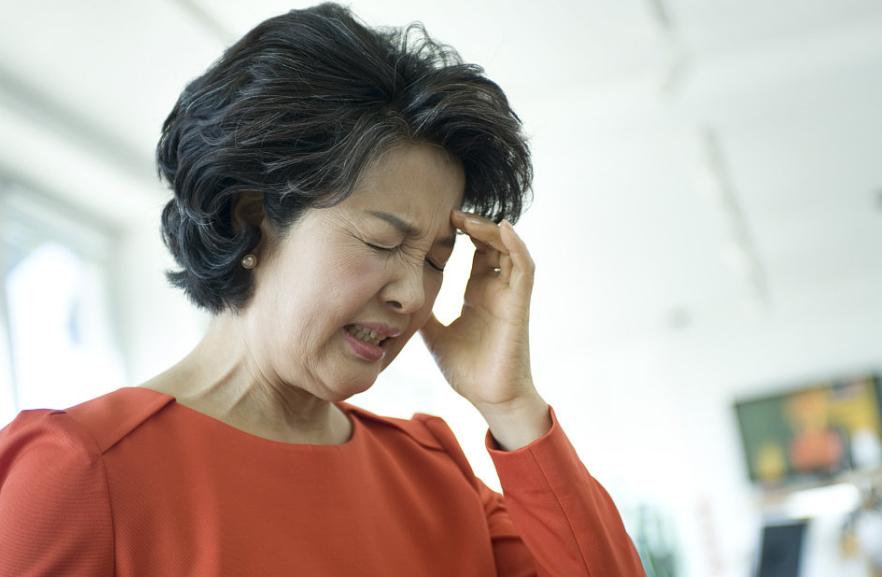 经常偏头痛的原因和治疗方法,经常偏头痛可能是3种疾病的征兆