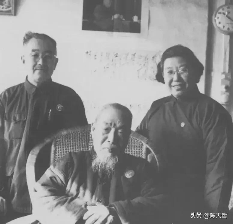 中书协原主席启功含泪书写的三幅挽联，与他平常作品有何不同？