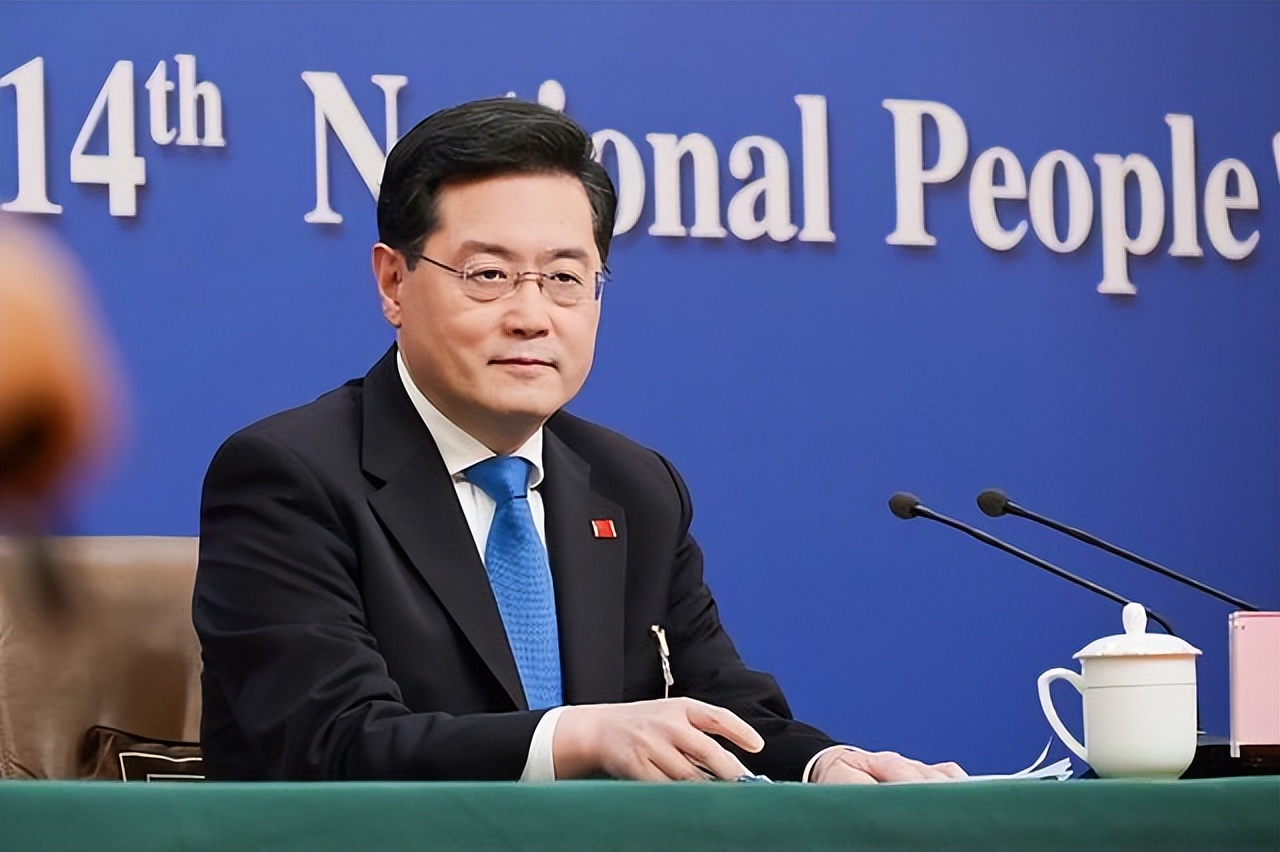 中国缺席金砖峰会，秦刚外长致电南非，给了印度明确信号