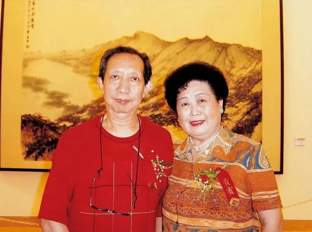 1966年嫁傅小石，他九死一生晚年昏迷5年，她:有口气，就要救！