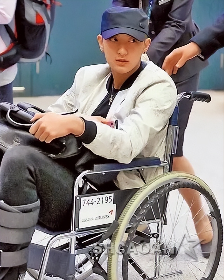 归国四子鹿晗关晓彤,鹿晗带关晓彤录五哈是哪一期