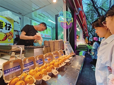 挖掘“军营”文化汇集81家小吃来老军营感受“最美烟火气息”