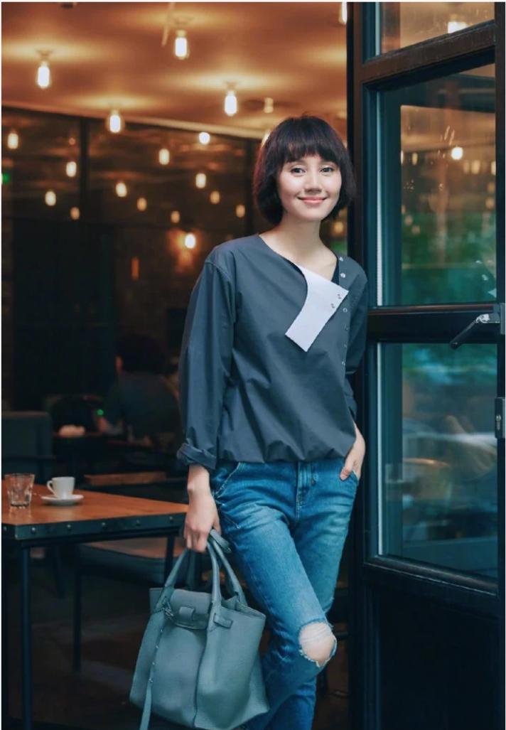 袁泉穿衣服低调又吸引人,袁泉的穿搭风格图片