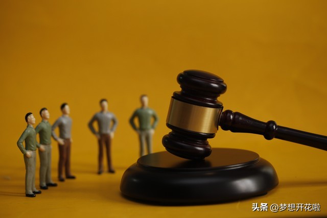 俺表弟是酒业销售经理，因为一次违规操作，他赔了近30万