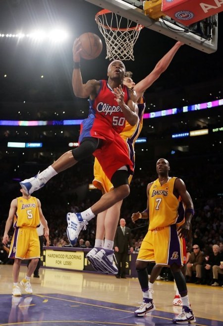 快船时代格里芬内线单打能力评价,2017-2018赛季快船格里芬