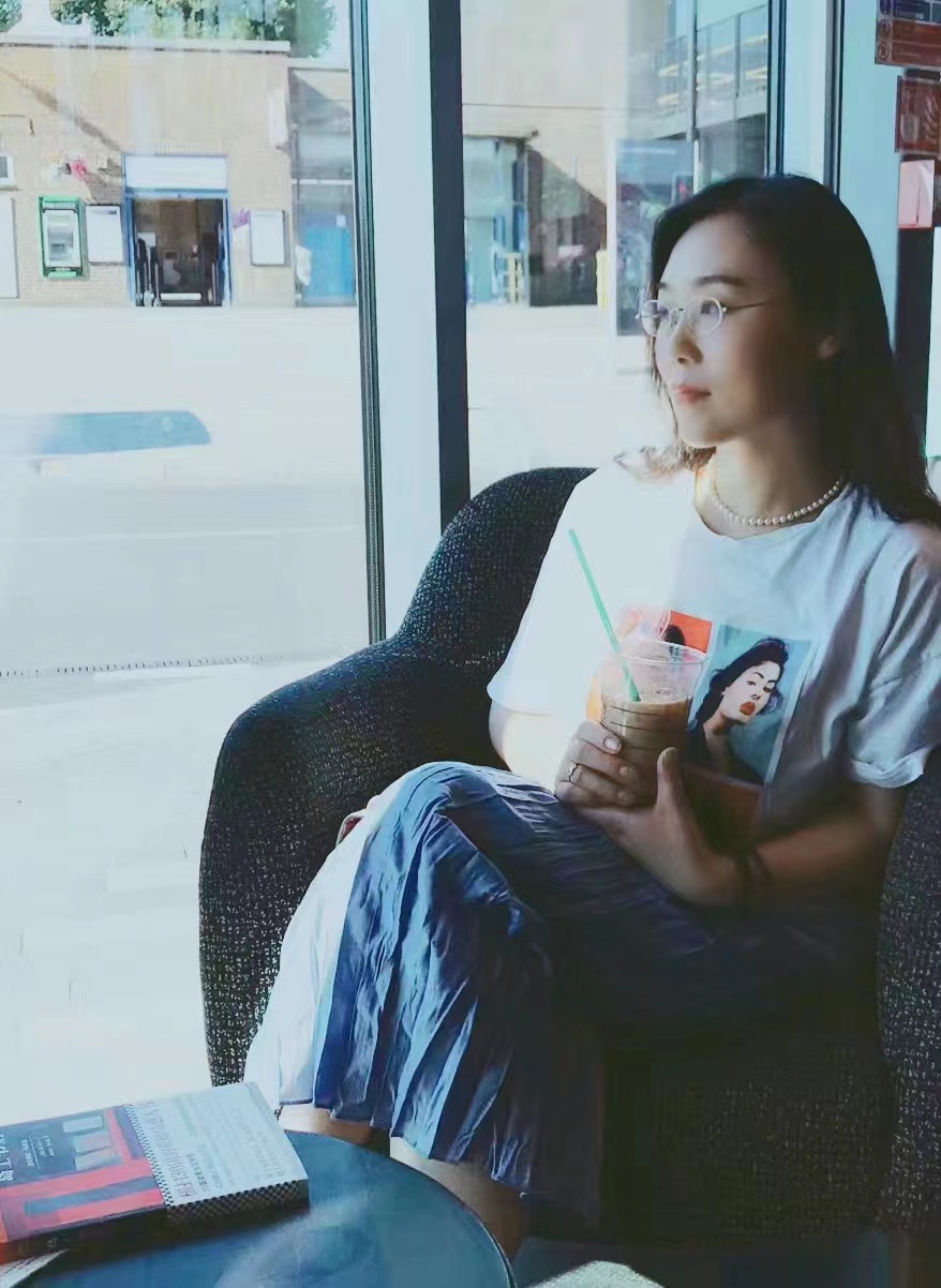 头条诗选：江苏女诗人胭脂茉莉，用清醒的眼睛打量这个世界