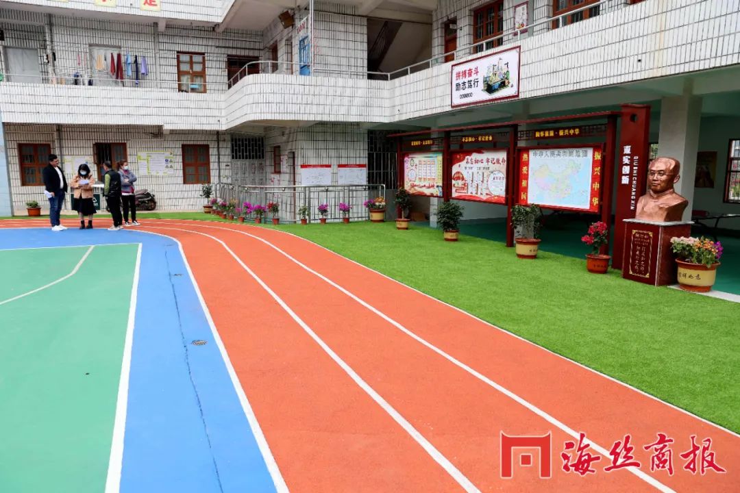 赞！海内外乡亲热心捐资，南安这个小学操场大升级！