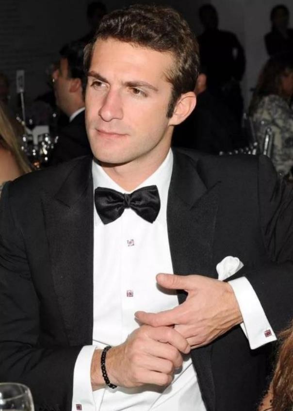 达莎·朱可娃和罗曼阿布拉莫维奇 (达瑞亚·达莎·朱可娃2009年)