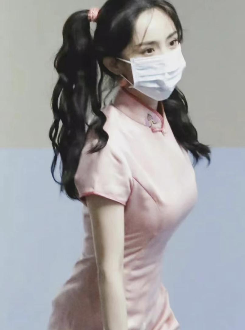 欧阳娜娜、杨超越争着蹭热度的新顶流，原来长这样