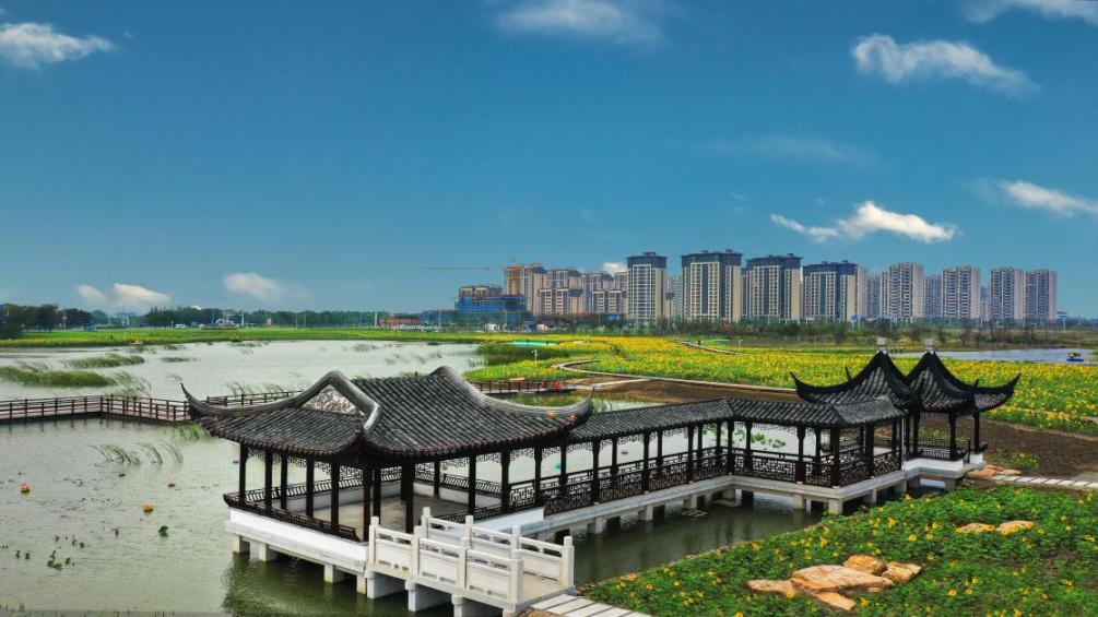 家门口的体育广场,家门口的健身场就是这么燃