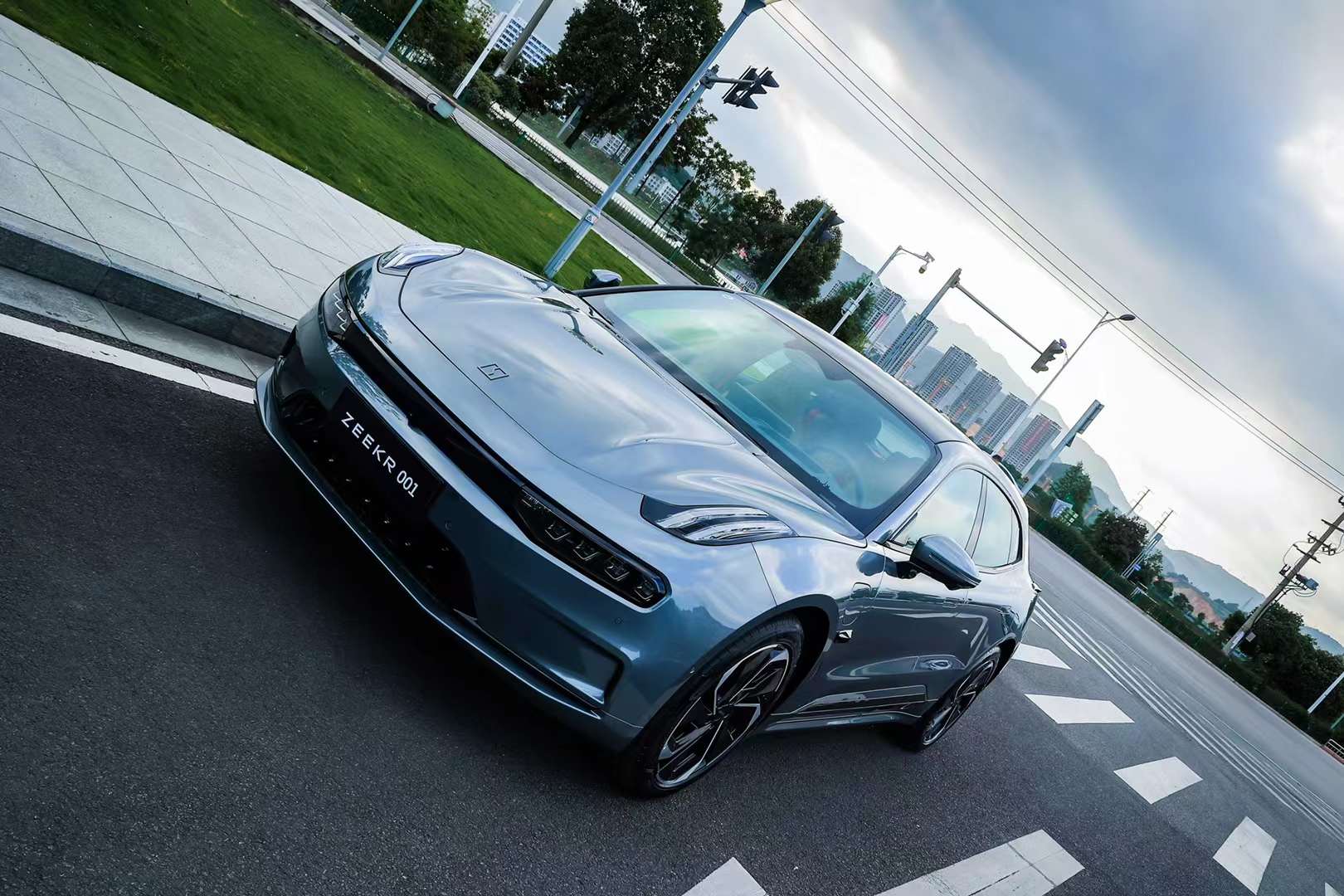 中国新能源汽车发展现状与前景,目前中国新能源汽车的发展状况