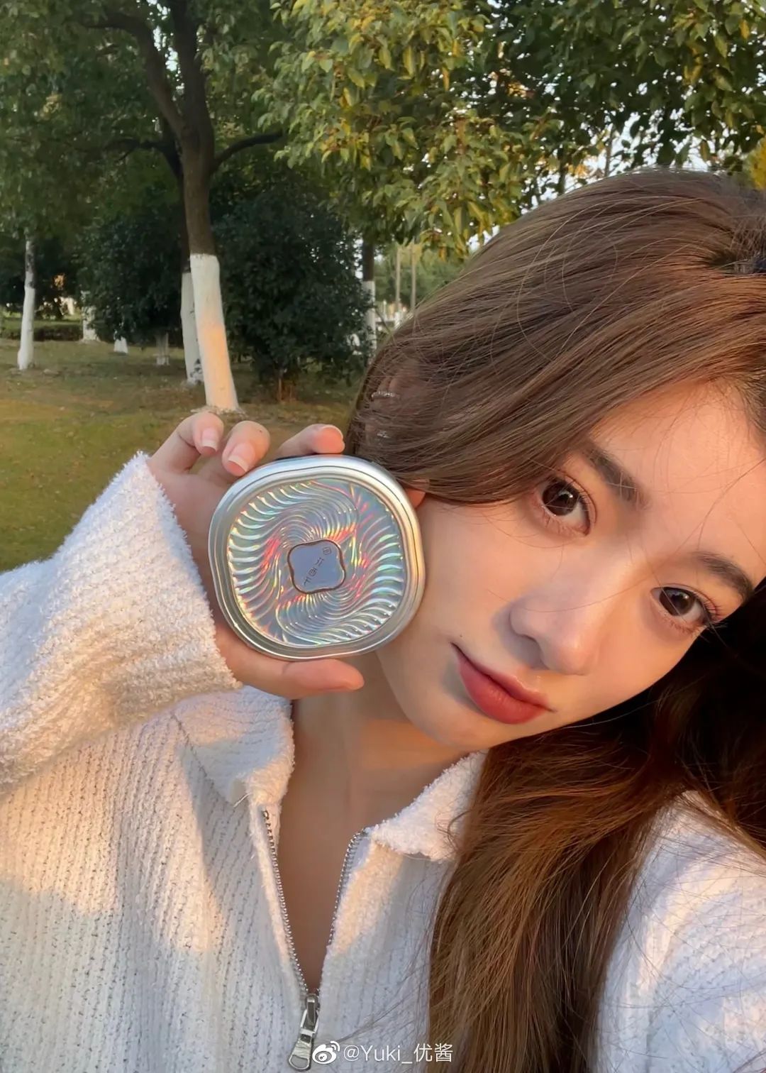 突袭明星翻包,女明星突袭各种现场