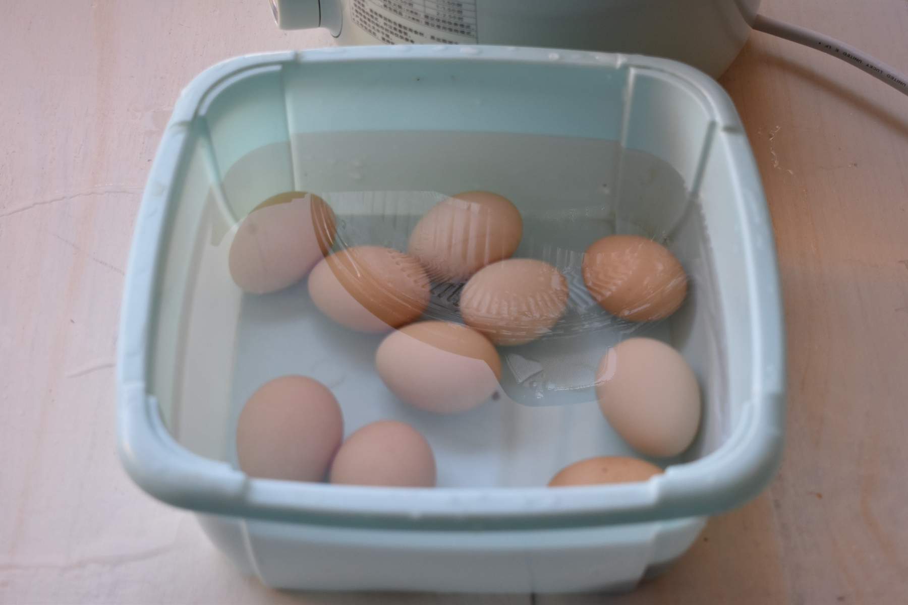 卤鸡蛋可以放在卤水里面泡一夜吗,卤鸡蛋可以一直在卤水里泡着吗