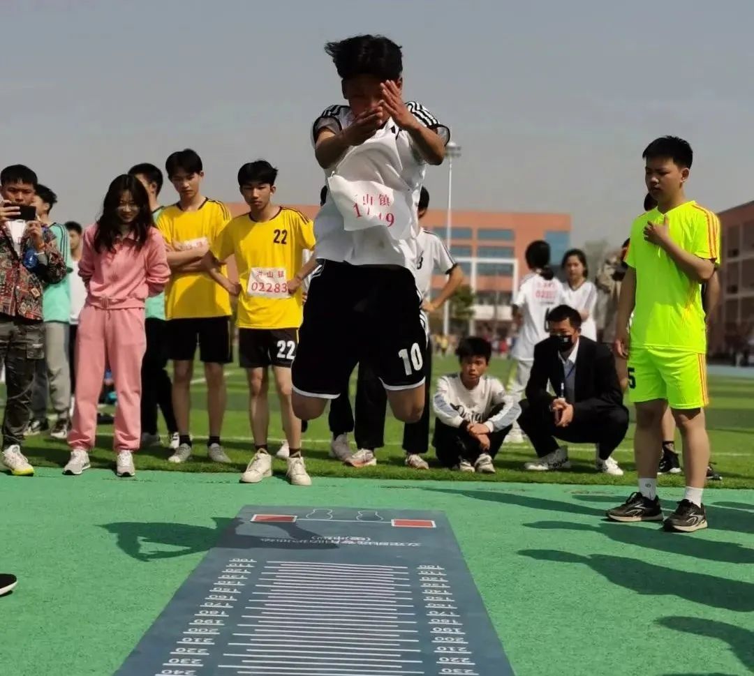 随县第三届“新华杯”中小学生运动会在炎帝学校举行