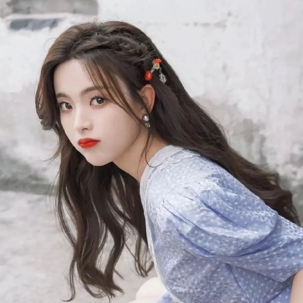 2018发色显肤色白又低调的发色,浅发色和深发色哪个更低调